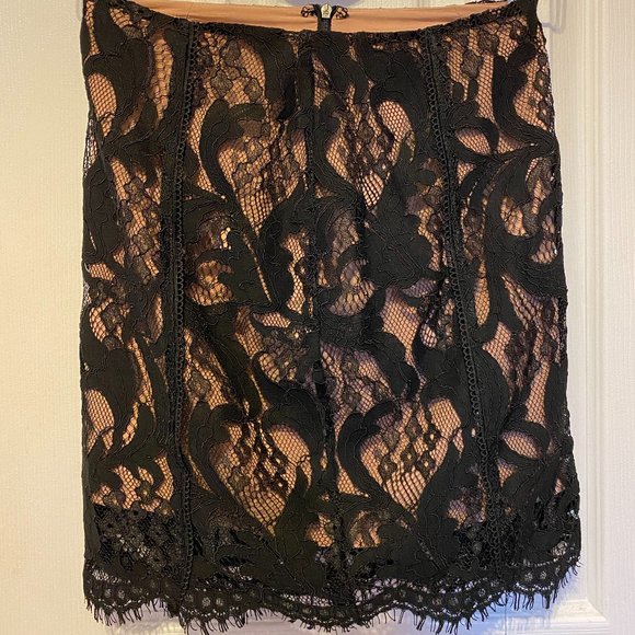 Black Scalloped Mini Skirt - Picture 3 of 4